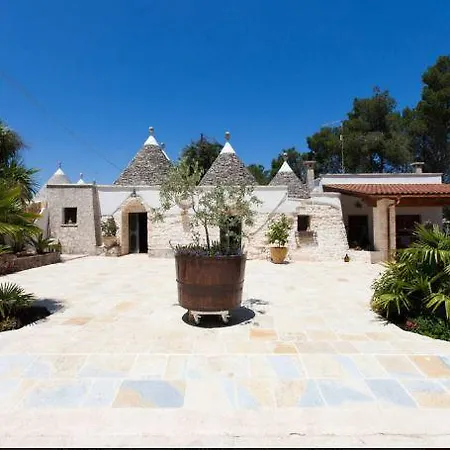 Trullo Abbracciavento Villa *